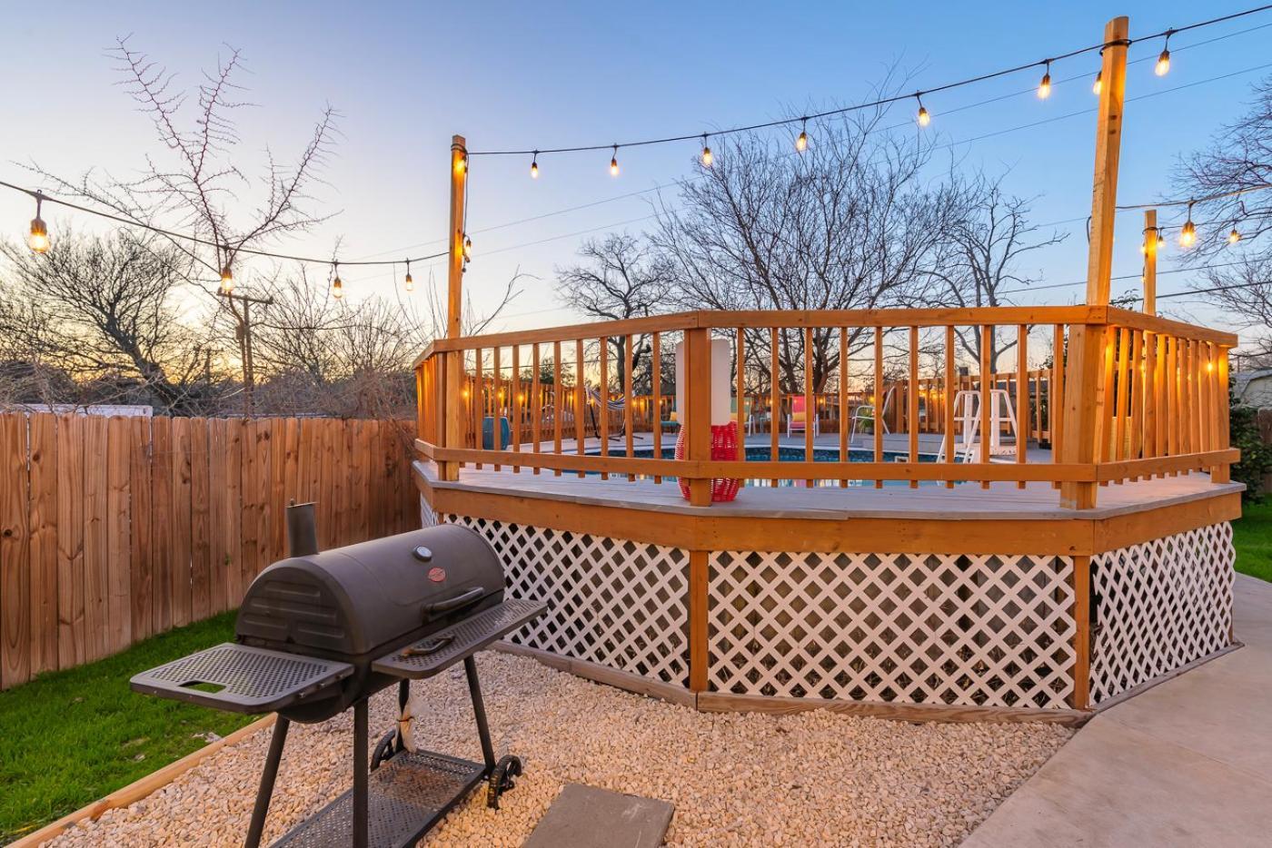 Game Room, Pool & Fire Pit At The Medical Center San Antonio Exterior foto