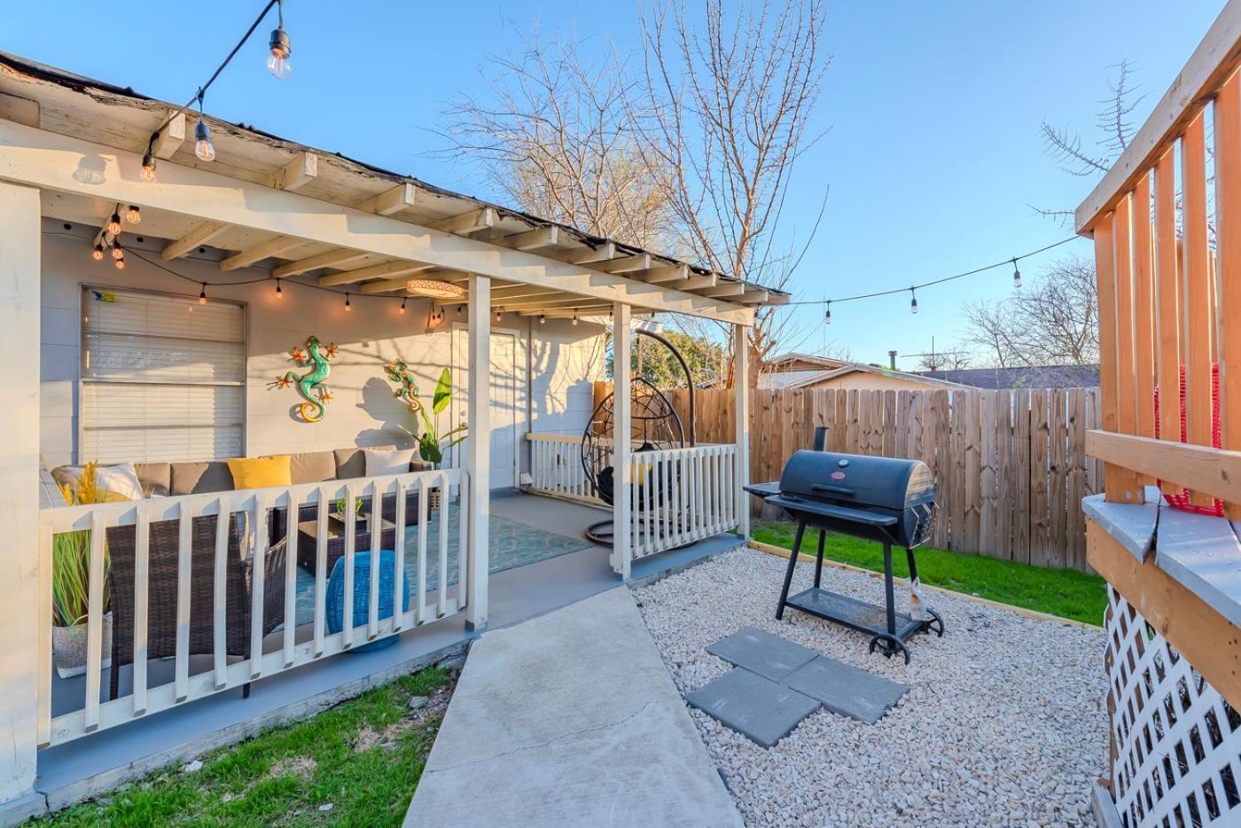 Game Room, Pool & Fire Pit At The Medical Center San Antonio Exterior foto