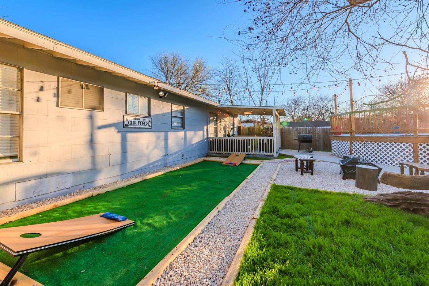 Game Room, Pool & Fire Pit At The Medical Center San Antonio Exterior foto