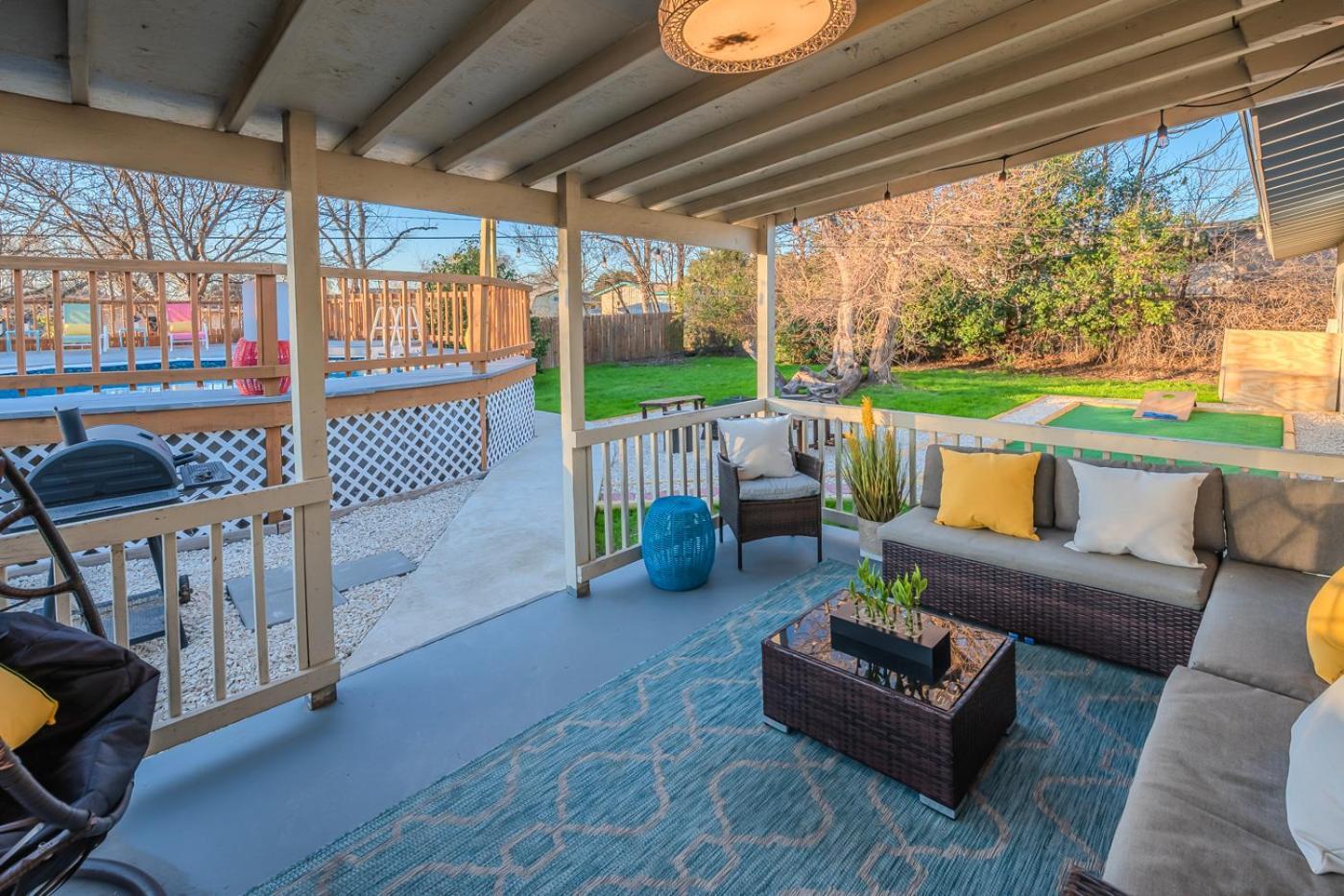 Game Room, Pool & Fire Pit At The Medical Center San Antonio Exterior foto