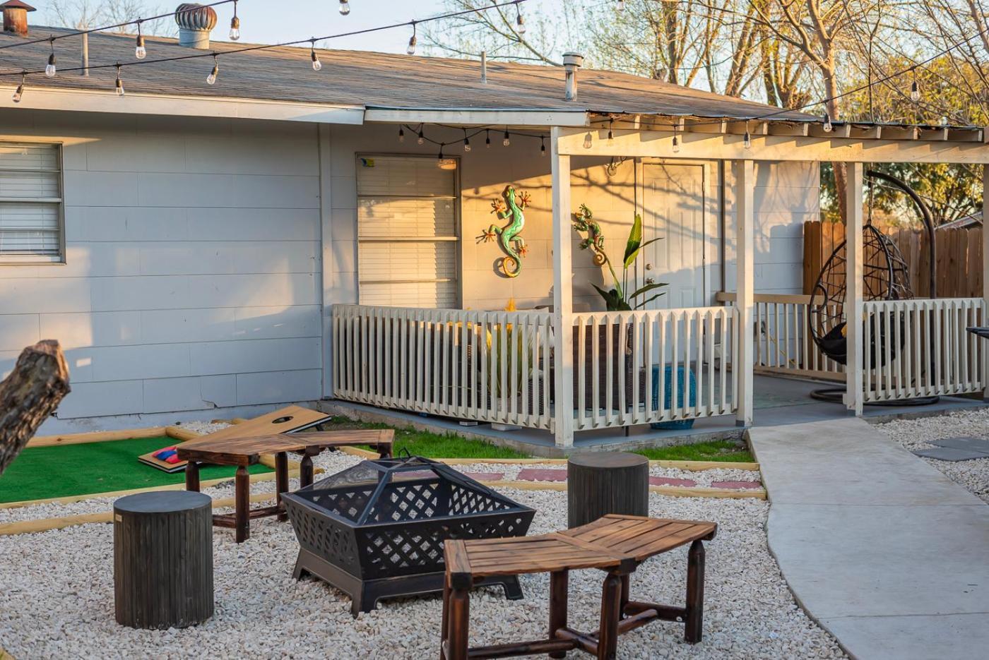 Game Room, Pool & Fire Pit At The Medical Center San Antonio Exterior foto